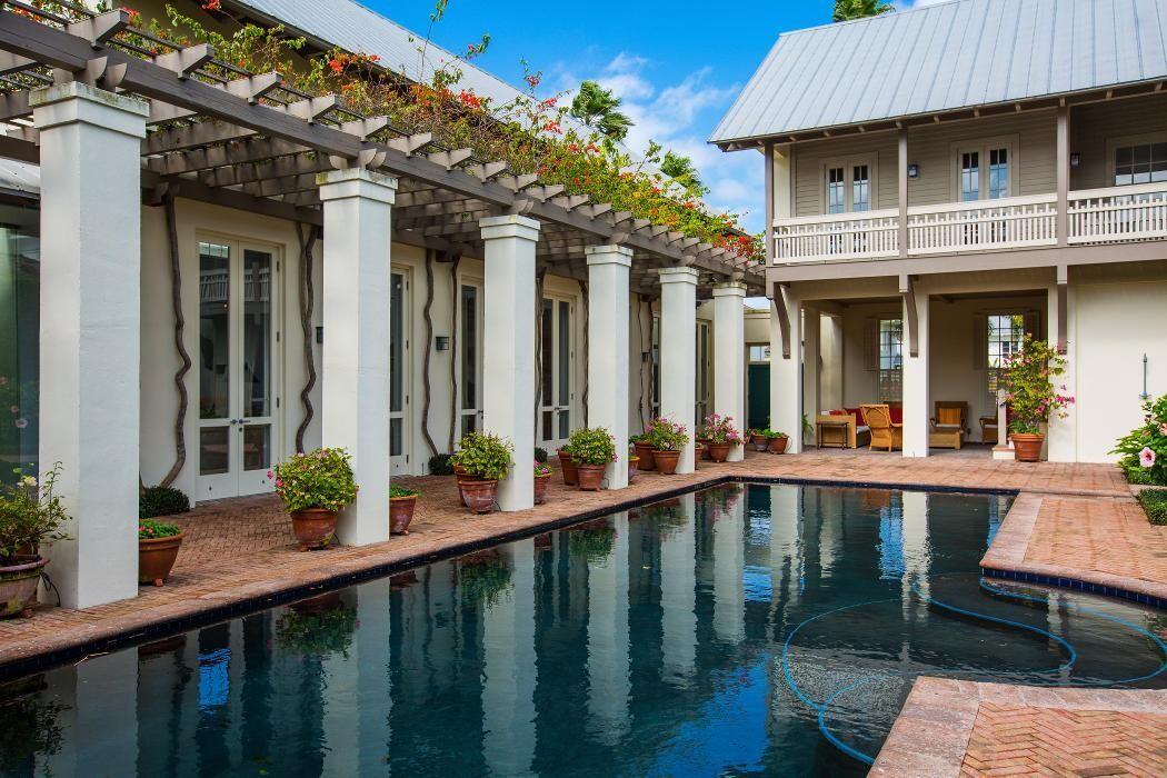 Images Alex MacWilliam Real Estate