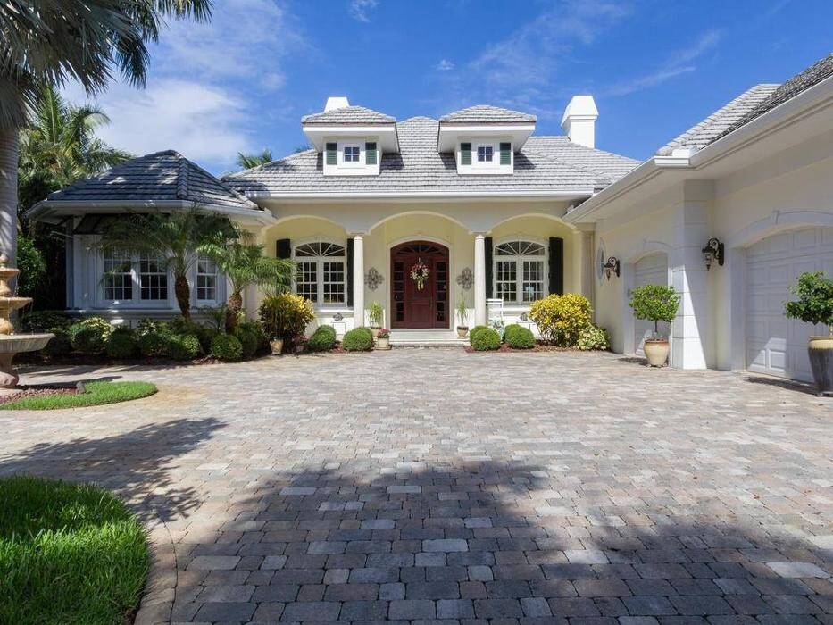 Images Alex MacWilliam Real Estate