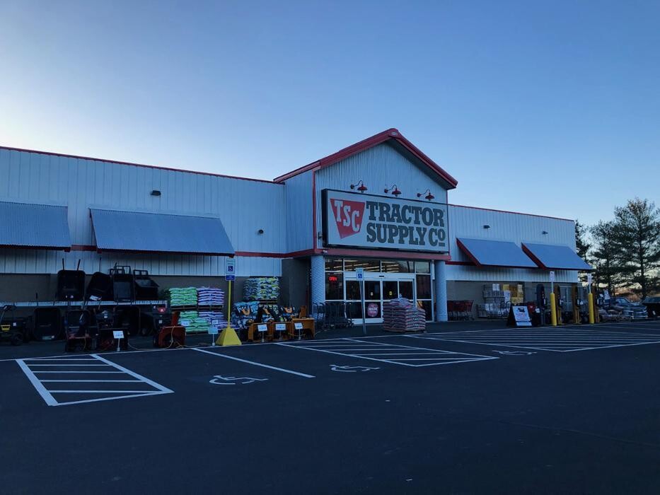 Images Tractor Supply Co.