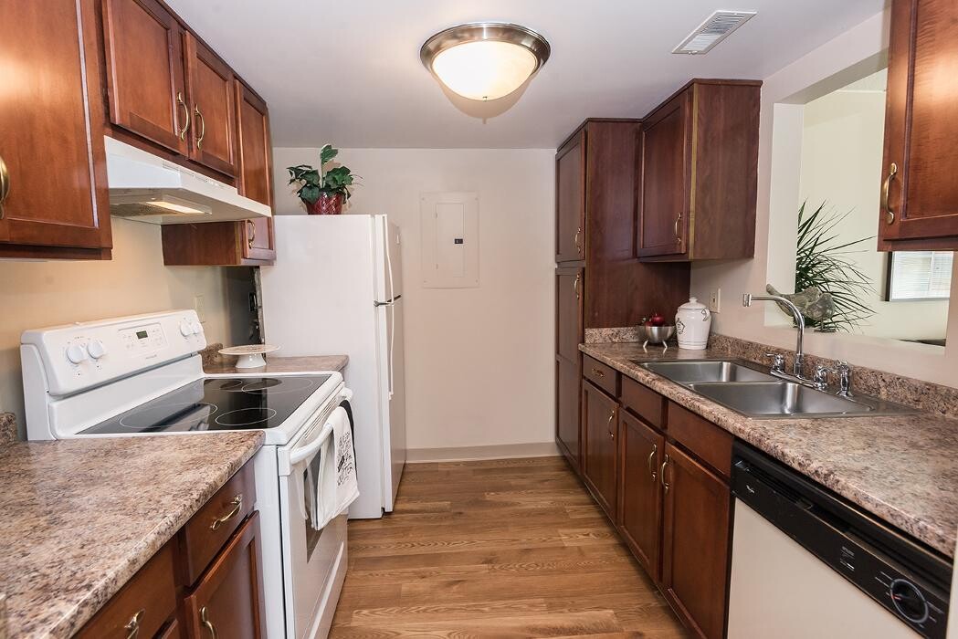 Images Majestic Care of Cedar Village