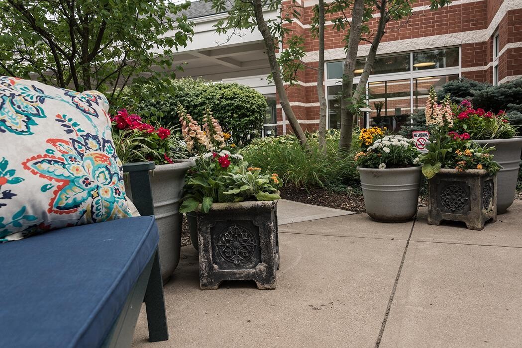 Images Majestic Care of Cedar Village