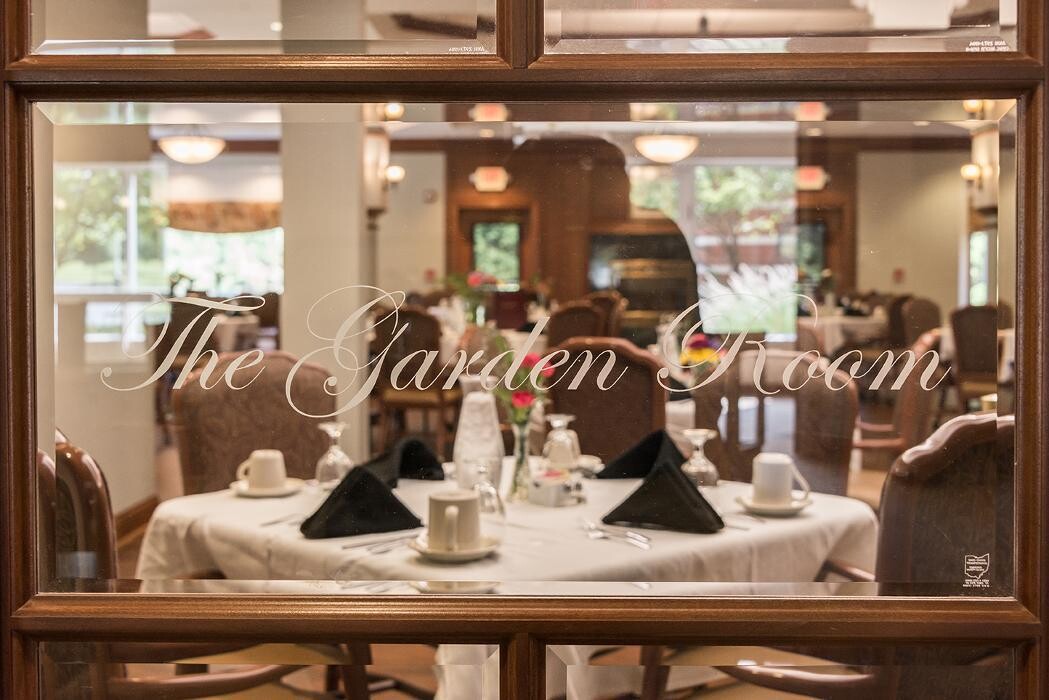 Images Majestic Care of Cedar Village