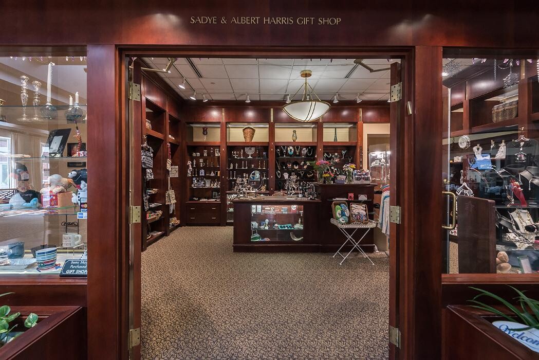 Images Majestic Care of Cedar Village