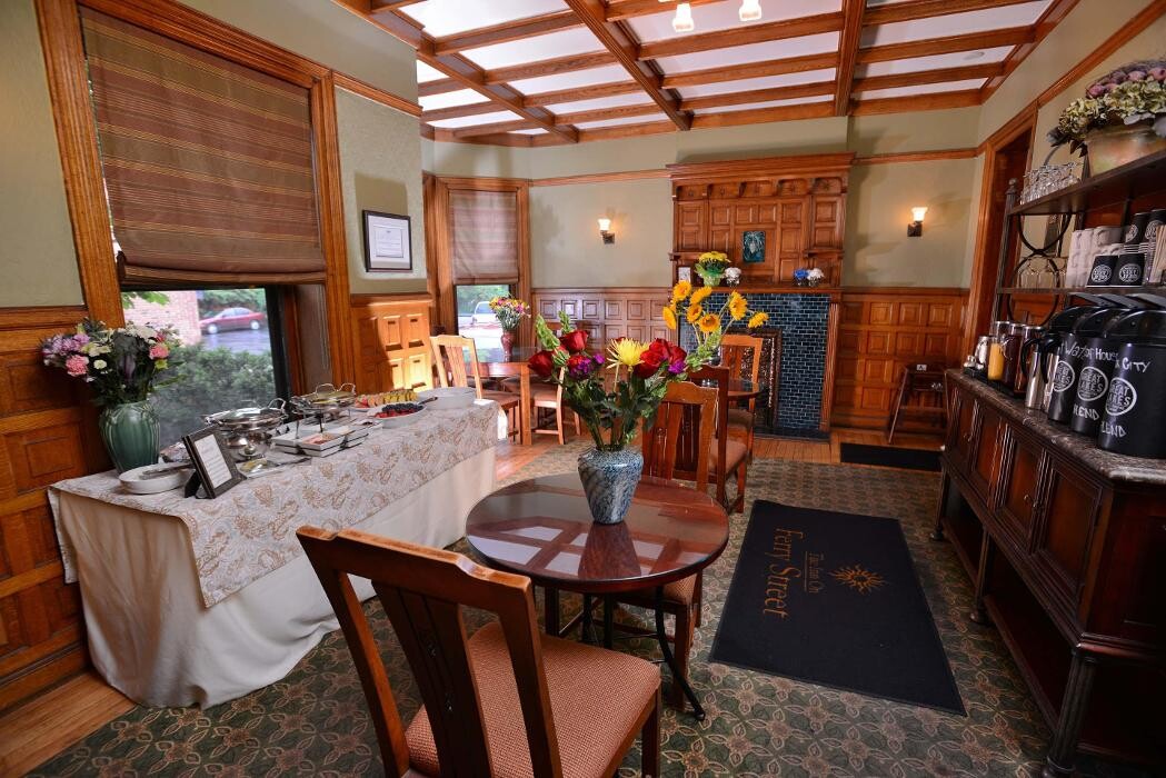 Images The Inn on Ferry Street