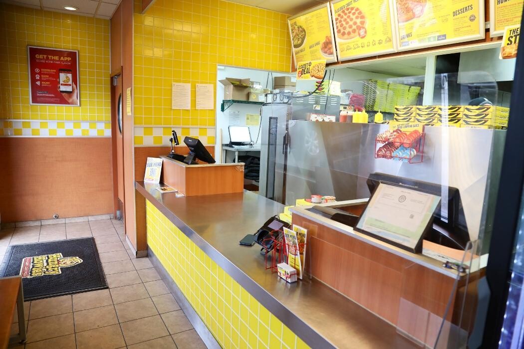 Images Hungry Howie's Pizza