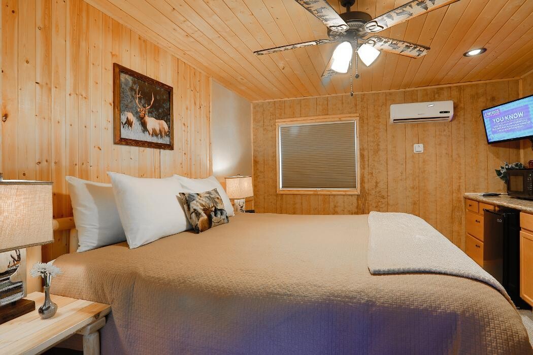 Images Hualapai Mountain Resort