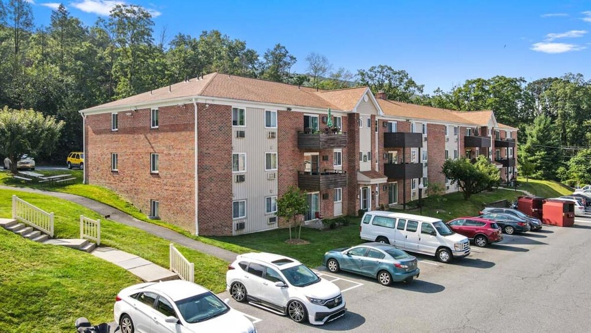 Images Oak Forest Apartments