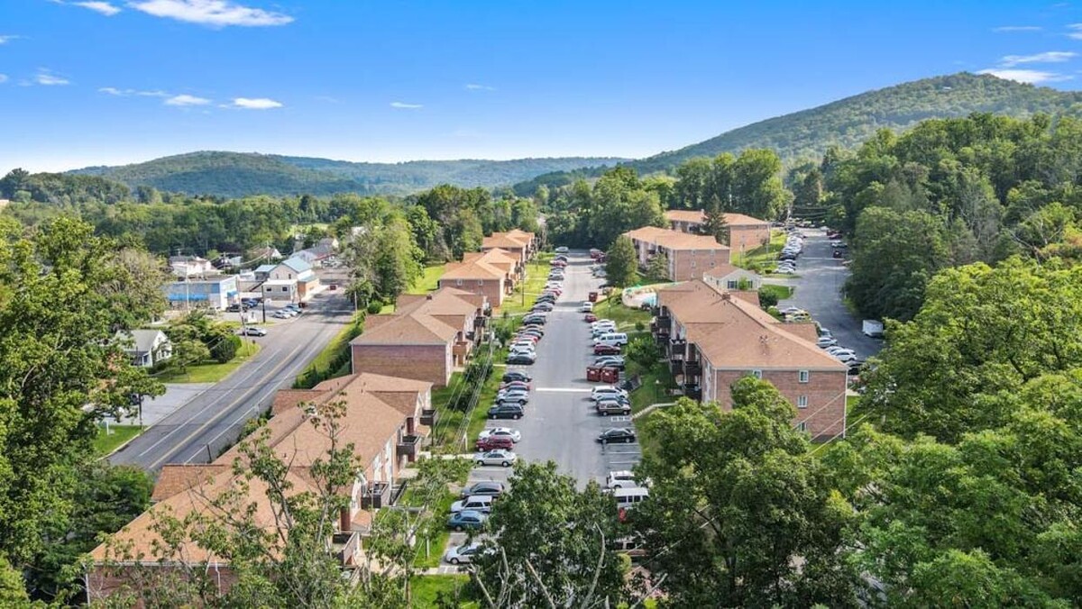 Images Oak Forest Apartments