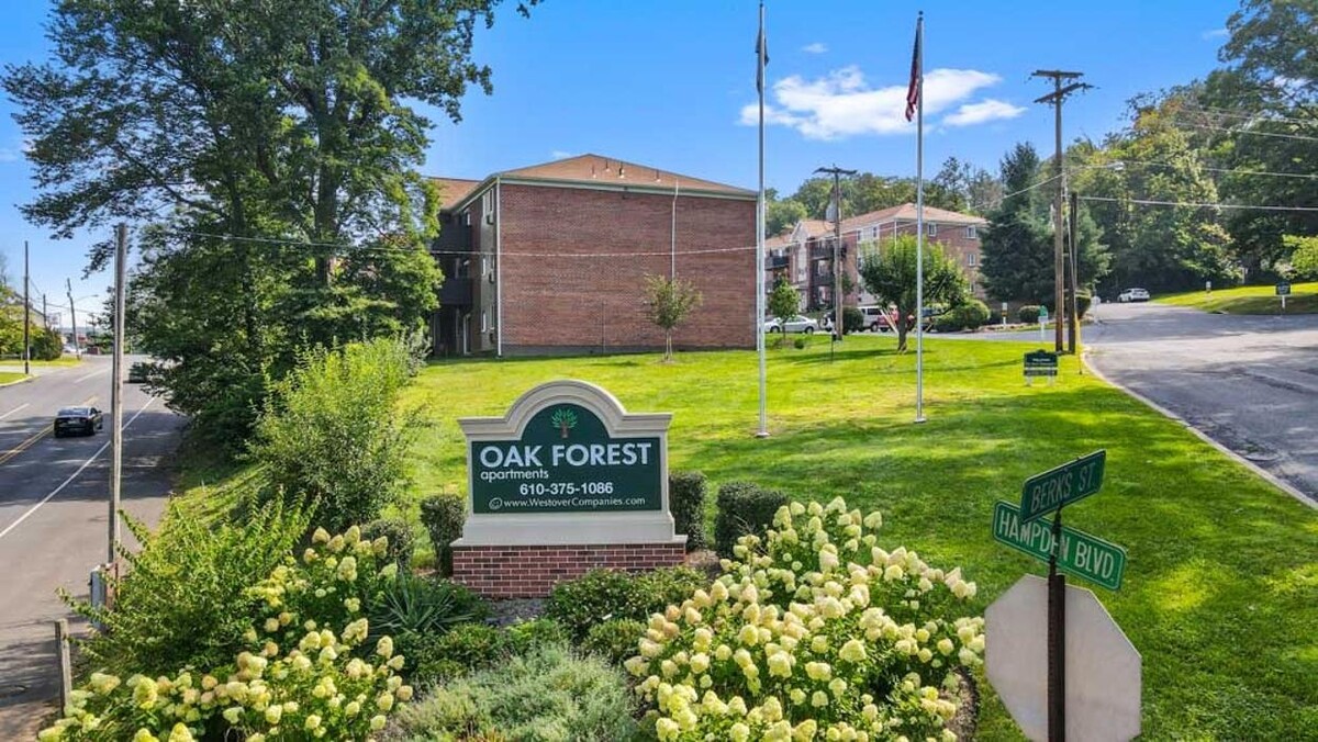 Images Oak Forest Apartments