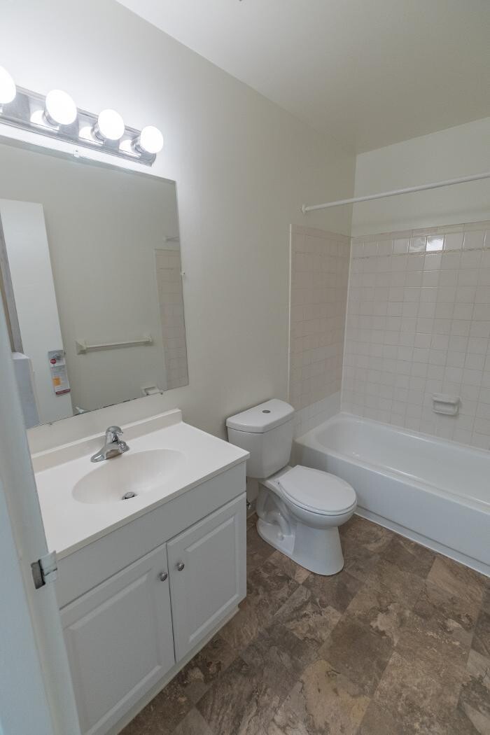 Images Oak Forest Apartments