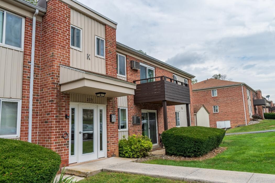 Images Oak Forest Apartments