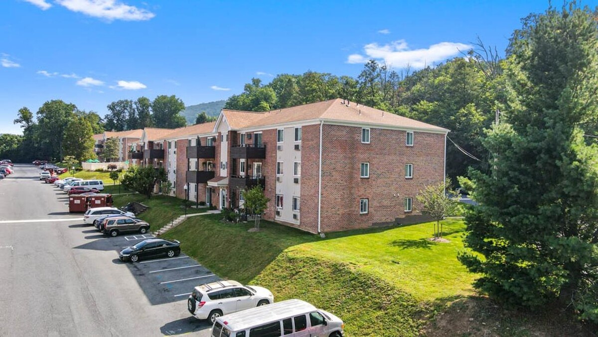 Images Oak Forest Apartments