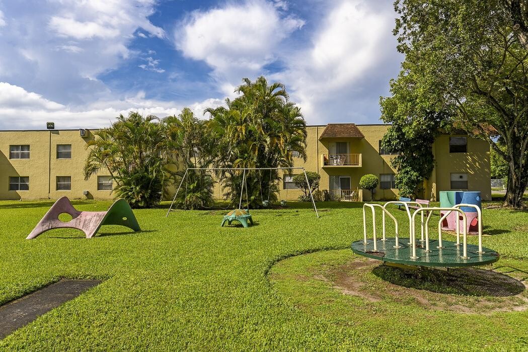 Images Green Briar West Apartments