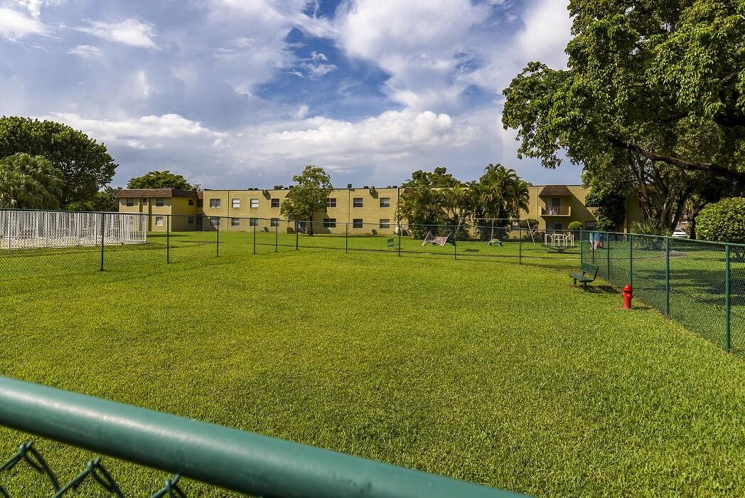 Images Green Briar West Apartments