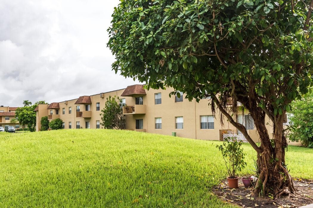 Images Green Briar West Apartments