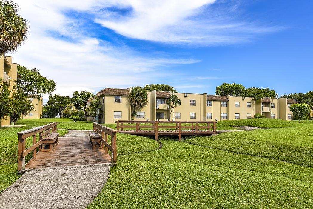 Images Green Briar West Apartments