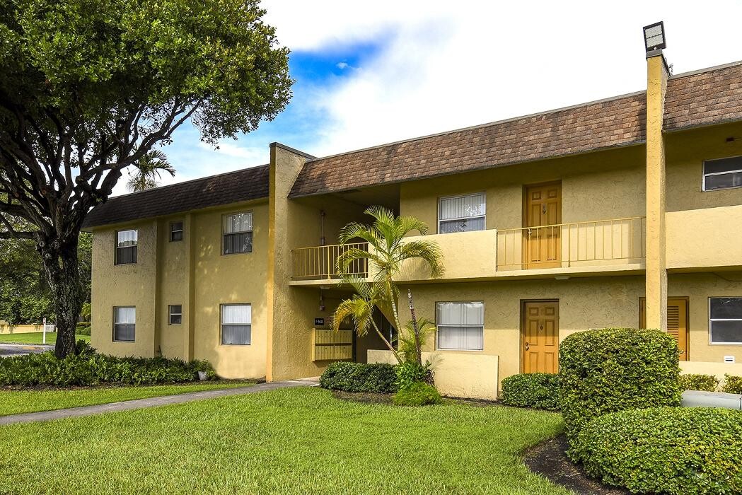 Images Green Briar West Apartments