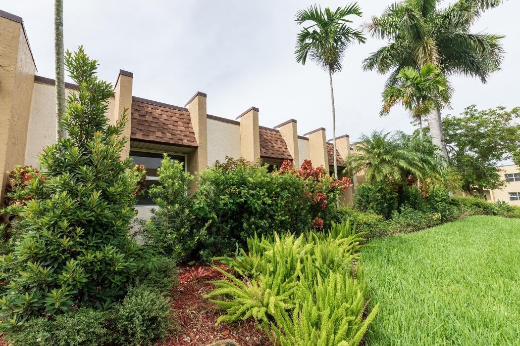 Images Green Briar West Apartments