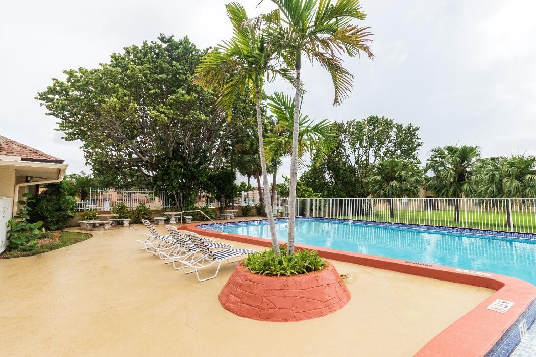 Images Green Briar West Apartments