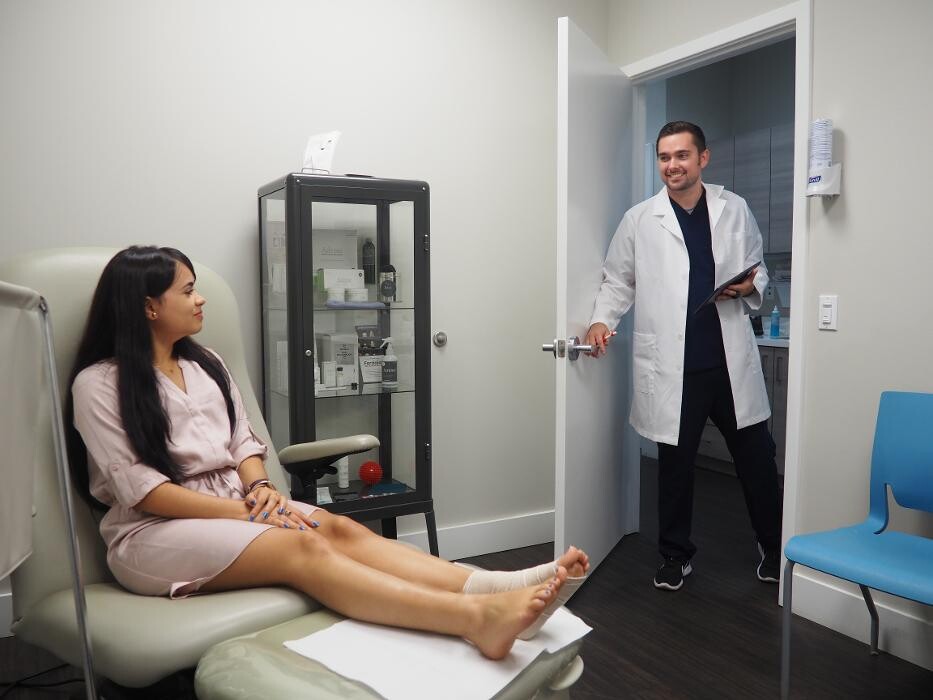 Images Evolve Health - Foot & Ankle