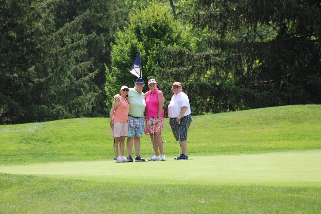 Images The Pines Country Club