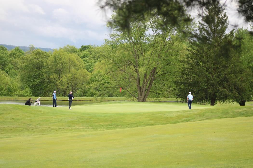 Images The Pines Country Club
