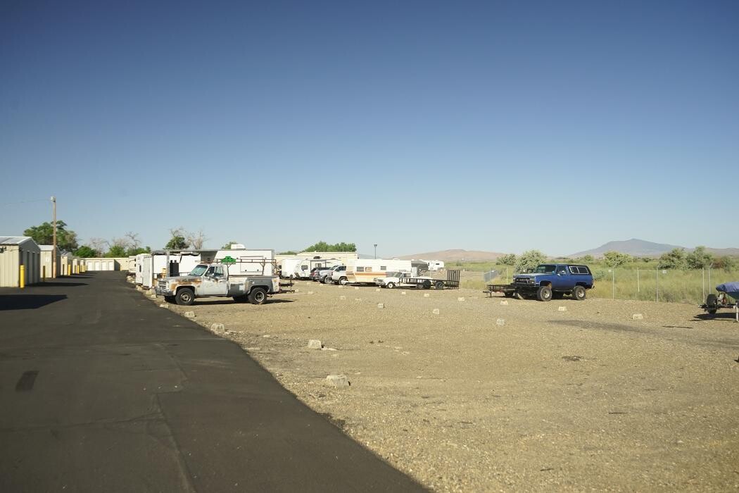 Images Stor-All Winnemucca