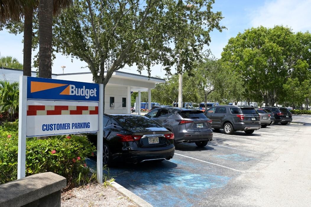 Images Budget Car Rental