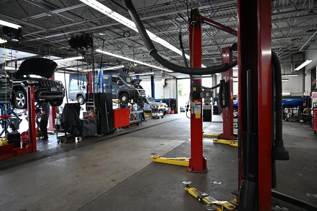 Images Chrysler Jeep Dodge Ram Service - Jeff Belzer