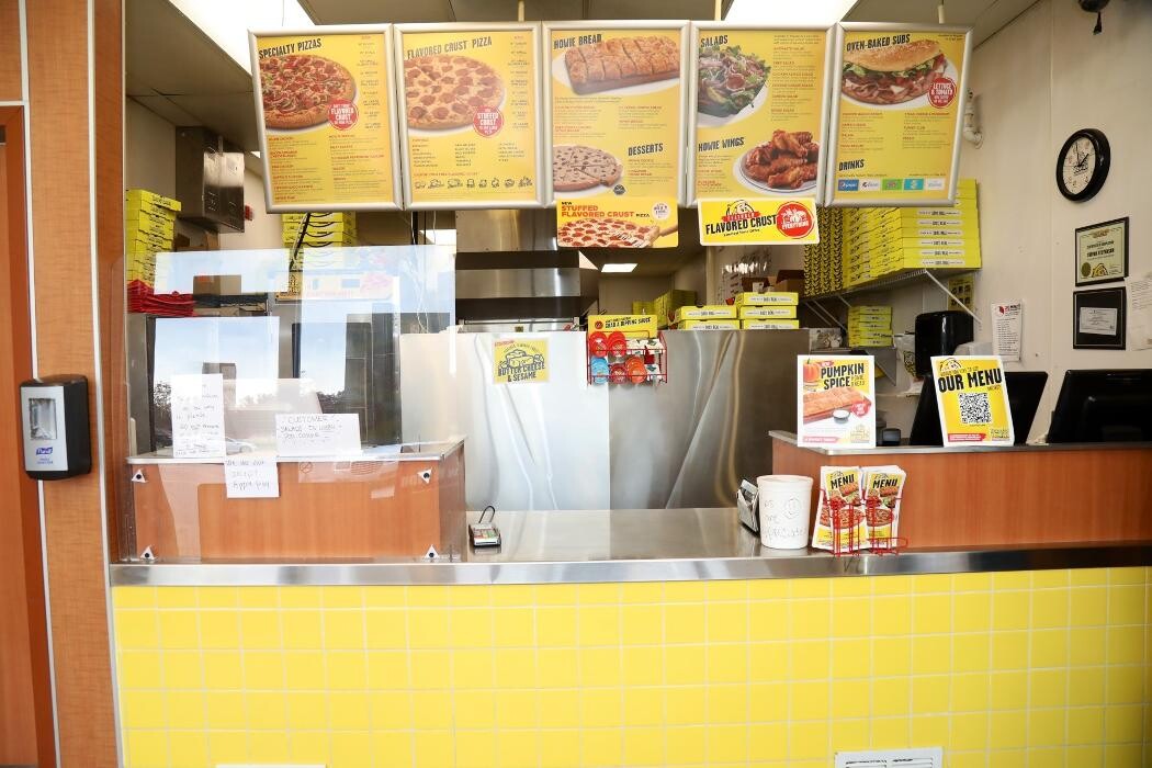 Images Hungry Howie's Pizza