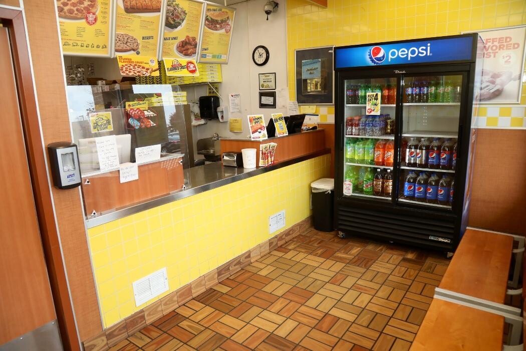 Images Hungry Howie's Pizza