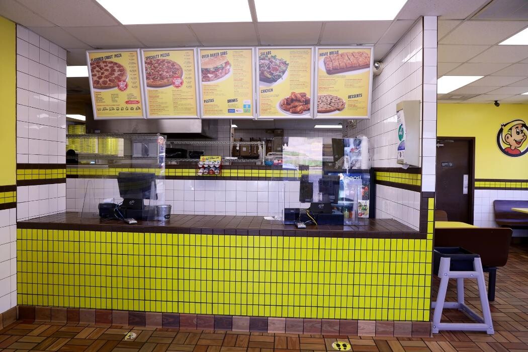 Images Hungry Howie's Pizza
