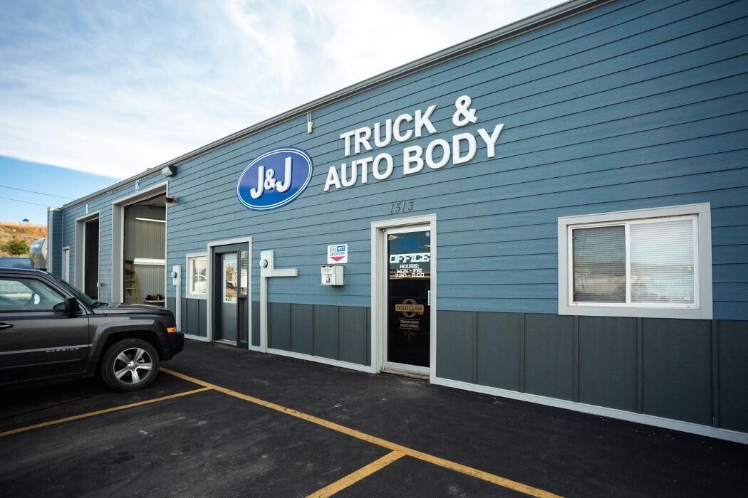 Images J&J Truck and Auto Body