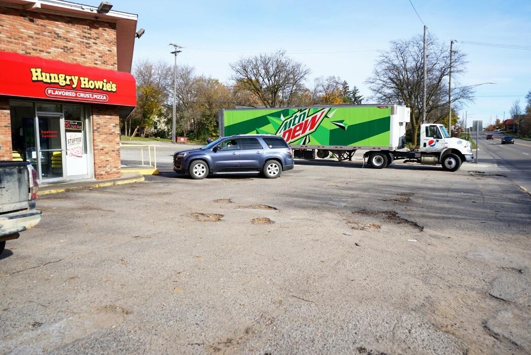 Images Hungry Howie's Pizza