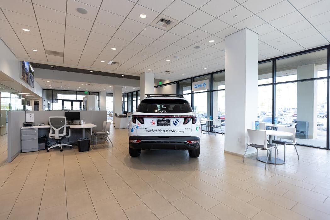 Images Tustin Hyundai