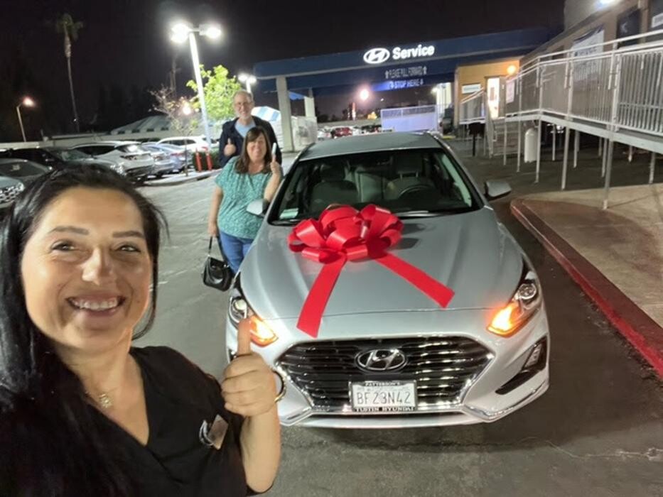Images Tustin Hyundai