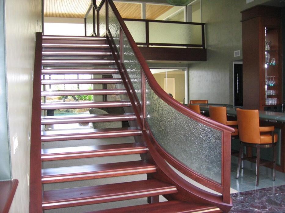 Images Bell Mirror & Glass Inc.