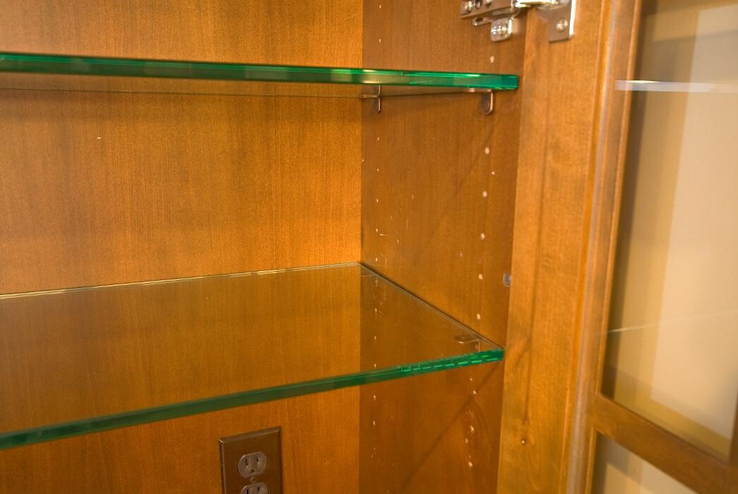 Images Bell Mirror & Glass Inc.