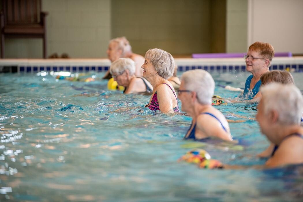 Images Shorewood Senior Campus