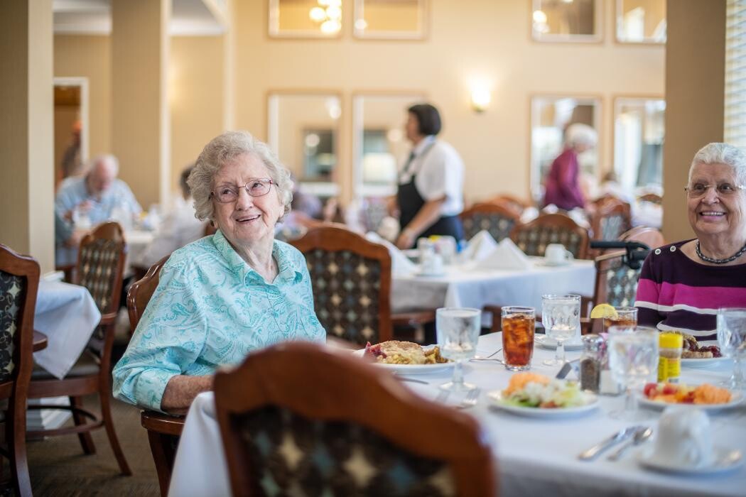 Images Shorewood Senior Campus