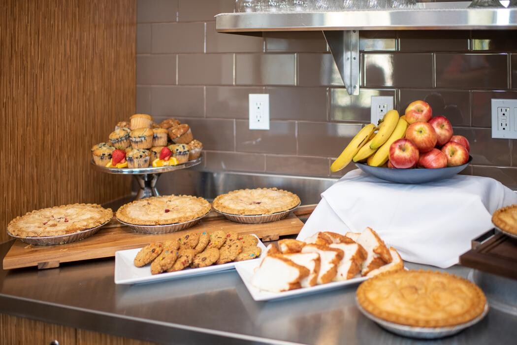 Images Shorewood Senior Campus