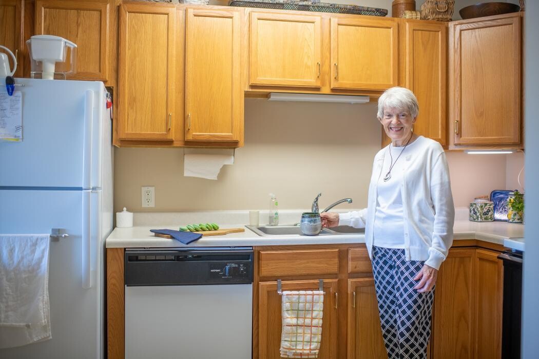 Images Shorewood Senior Campus