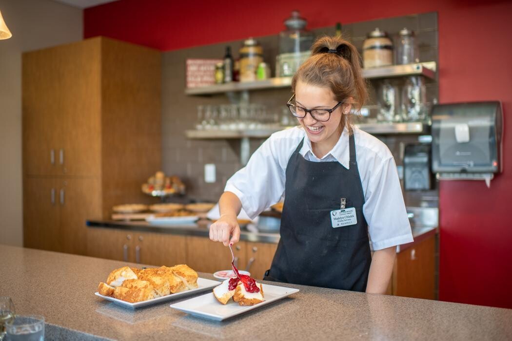 Images Shorewood Senior Campus