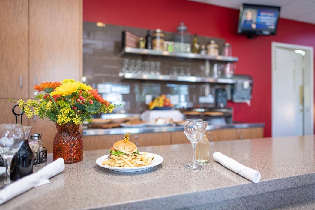 Images Shorewood Senior Campus