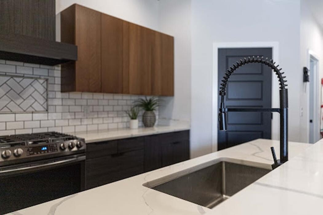 Images E-Town Kitchens & Baths Inc