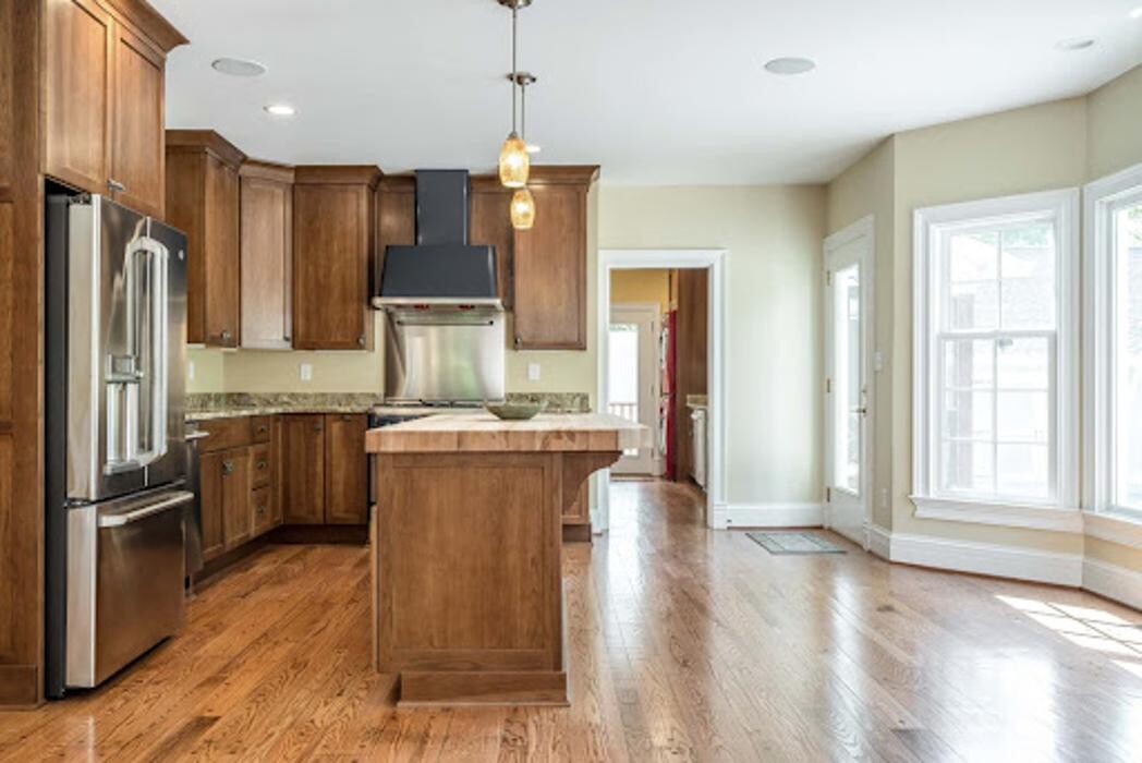 Images E-Town Kitchens & Baths Inc