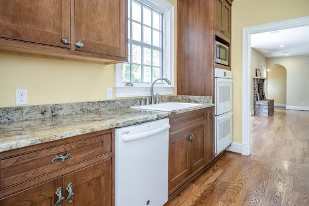 Images E-Town Kitchens & Baths Inc