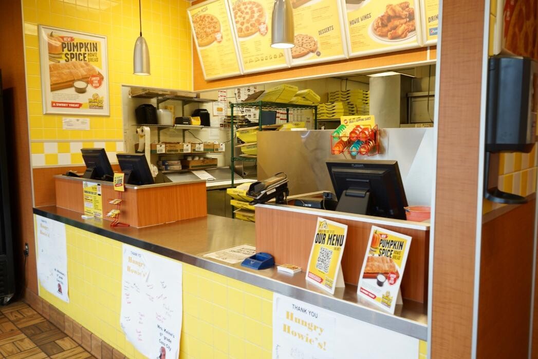 Images Hungry Howie's Pizza