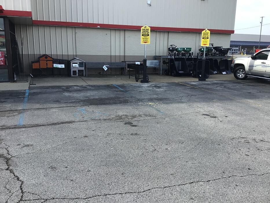Images Tractor Supply Co.