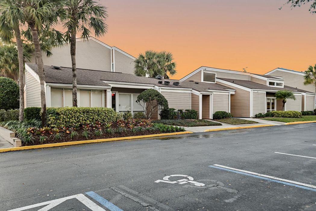 Images Woodlake Villas